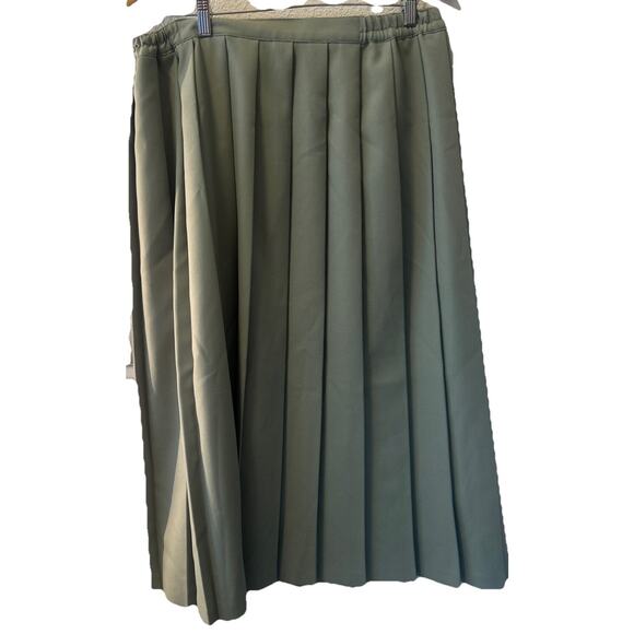 Vintage Lasting Comfort Pleated Skirt - Sage Green - Small - Picture 4 of 14